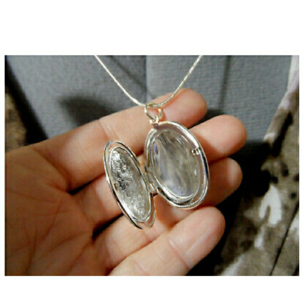 New Floral Engraved LOCKET Necklace Set Silver - Picture 4 of 4